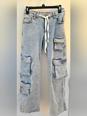 Relaxed Light Blue Cargo Jeans with Drawstring Waist - Women